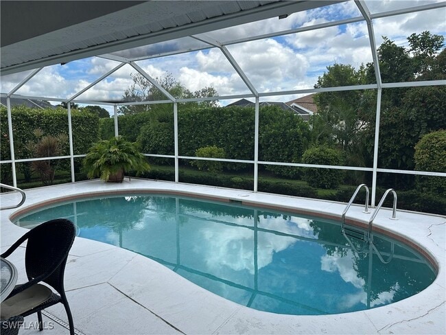 Photo - 740 Lambton Ln