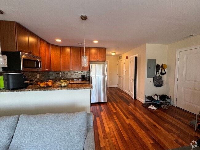 Building Photo - 911 Kennedy St NW Rental