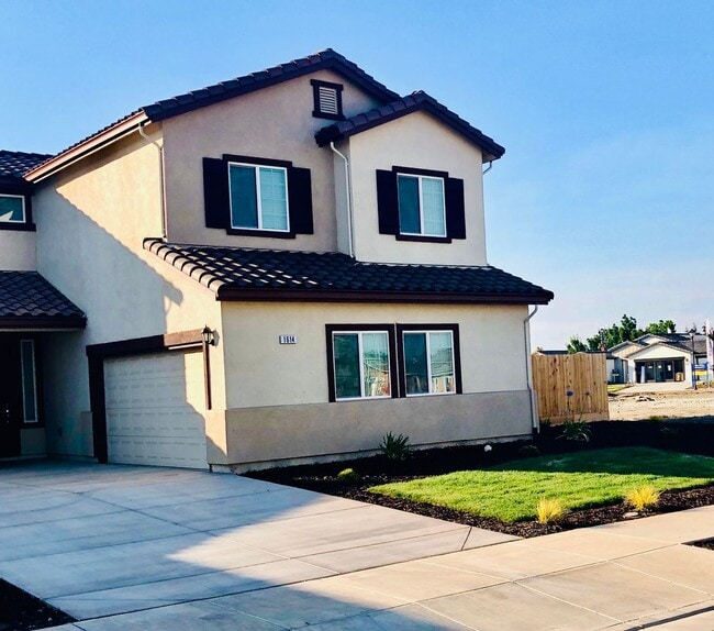 Photo - Charming 5 Bedroom 3 Bath Home for Rent