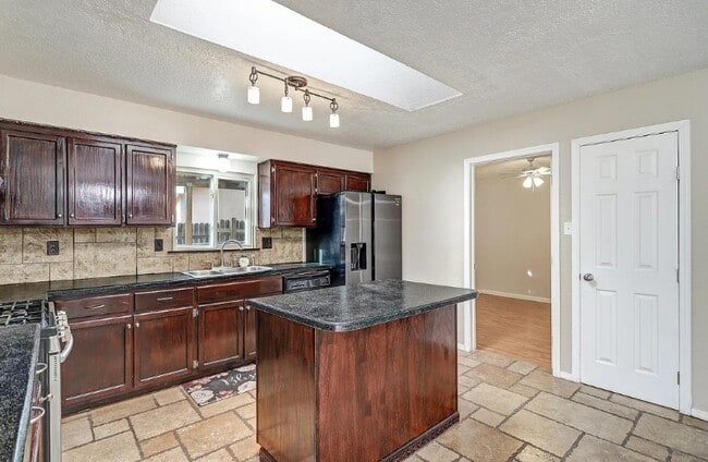 Photo - 1143 Cordoba Ct SE