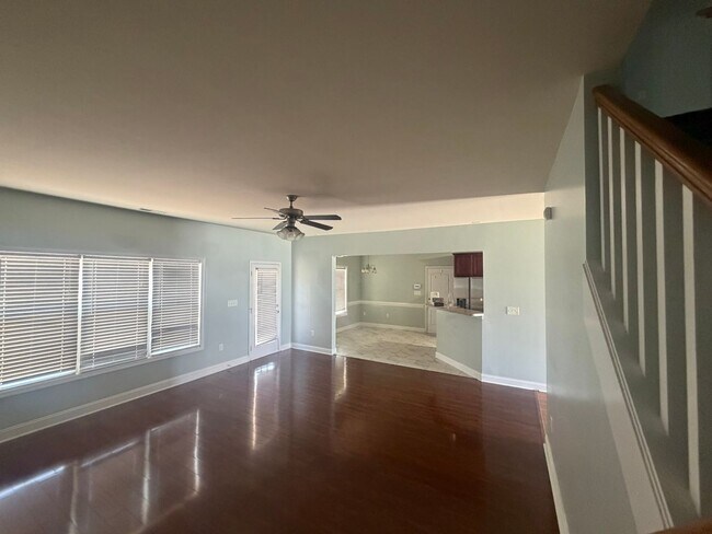 Photo - 3541 Castlefield Ln