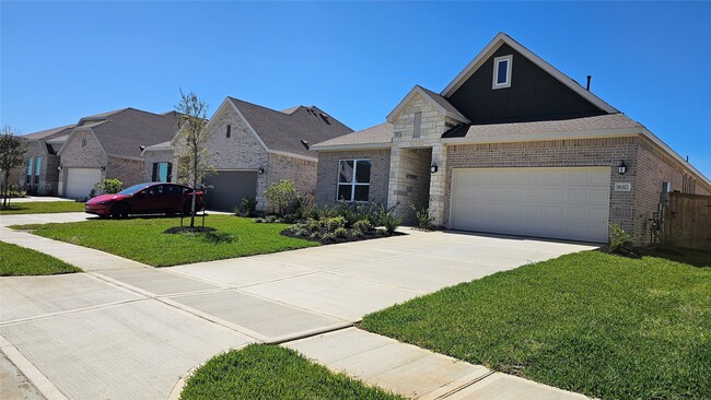 Photo - 16327 Mesquite Fld Dr