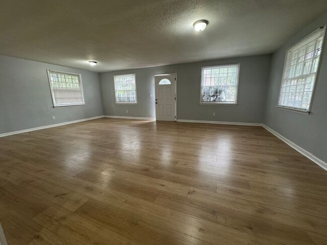 Photo - 46 W 23rd St