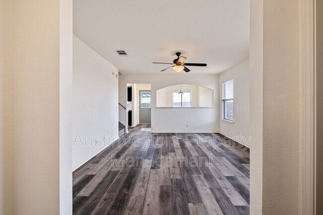 Photo - 104 Pond Way