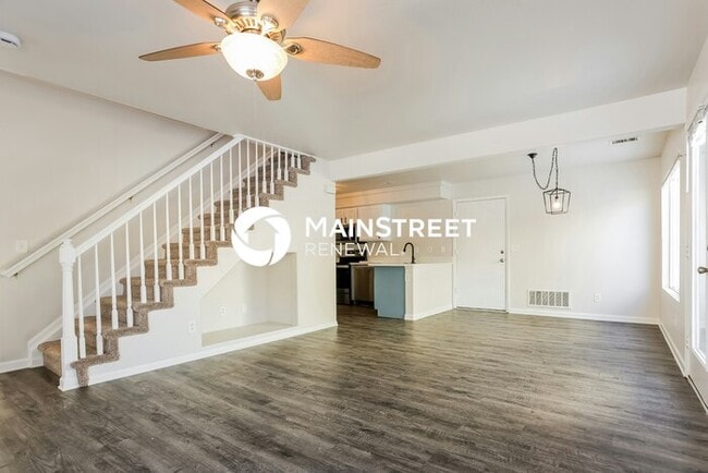 Photo - 3 Bedroom Pet-Friendly Home in DENVER, CO with Main Street Renewal