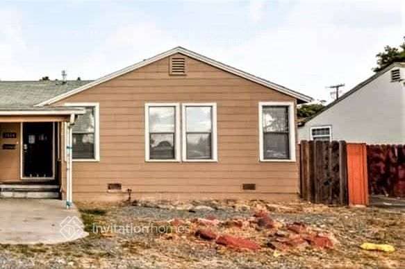 Photo - 1200 W 10th St