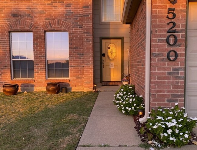 Photo - AVAILABLE SOON! APPLY ON OUR WEBSITE!