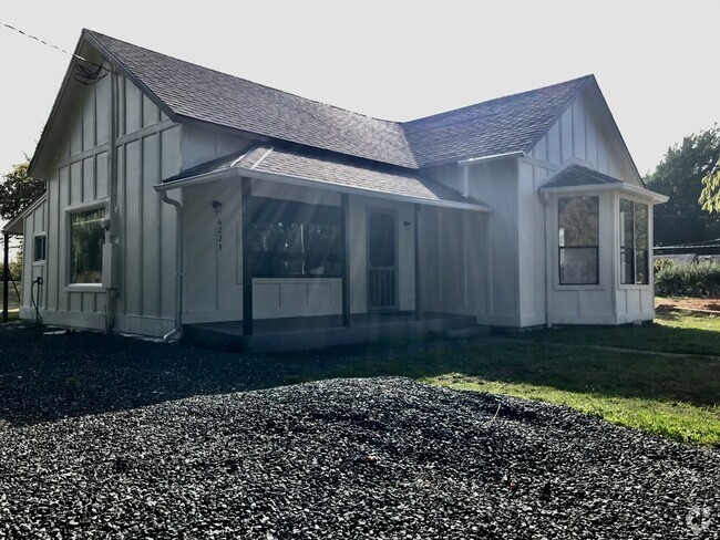 Building Photo - 4221 Hoff Rd Rental