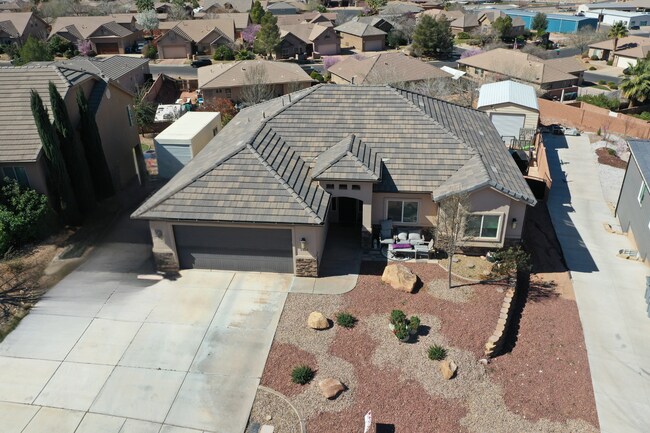 Photo - 6 Bed/4 Bath Home with Walkout Basement and Extra Storage! Fully Fenced!