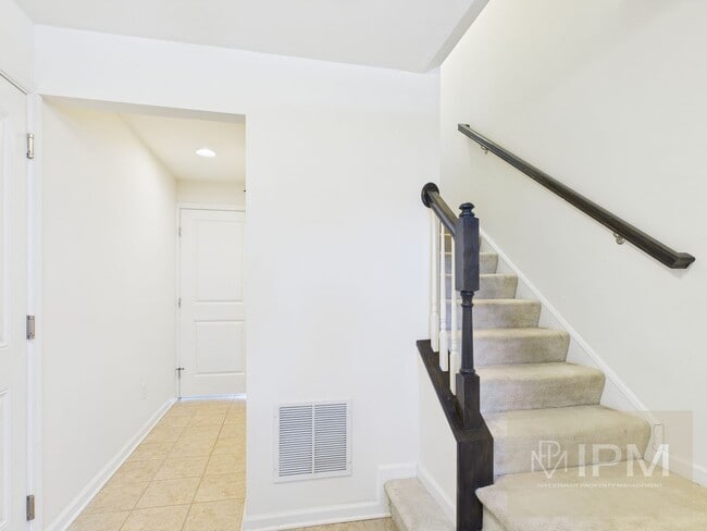 Photo - Beautiful 4 Bedroom, 2.5 Bath Townhome in Regents Glen!
