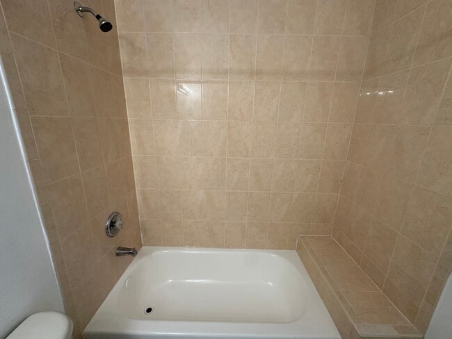 Photo - 2641 NE 4th St Unit 204