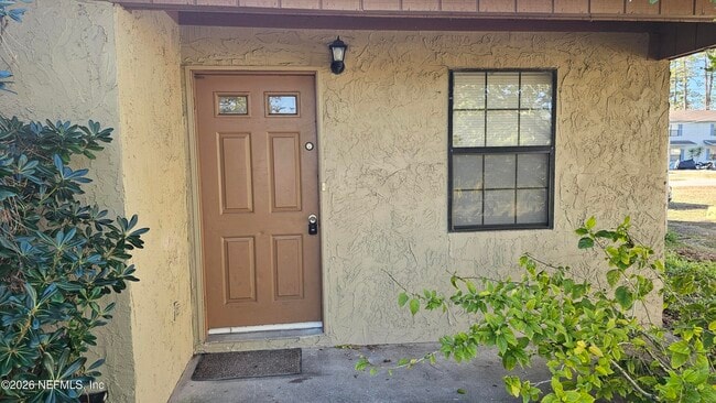 Photo - 820 Orchid St