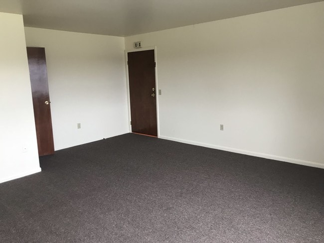 Living Room - 8 E Main St Unit 411