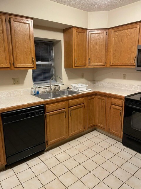 Photo - 592 Hilltop Ter Unit 592