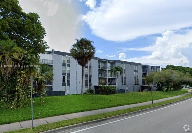 Building Photo - 210 Fontainebleau Blvd Unit 408 Rental