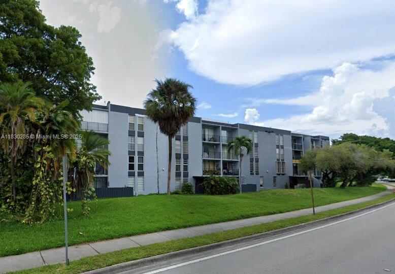 Photo - 210 Fontainebleau Blvd Unidad 408 Rental