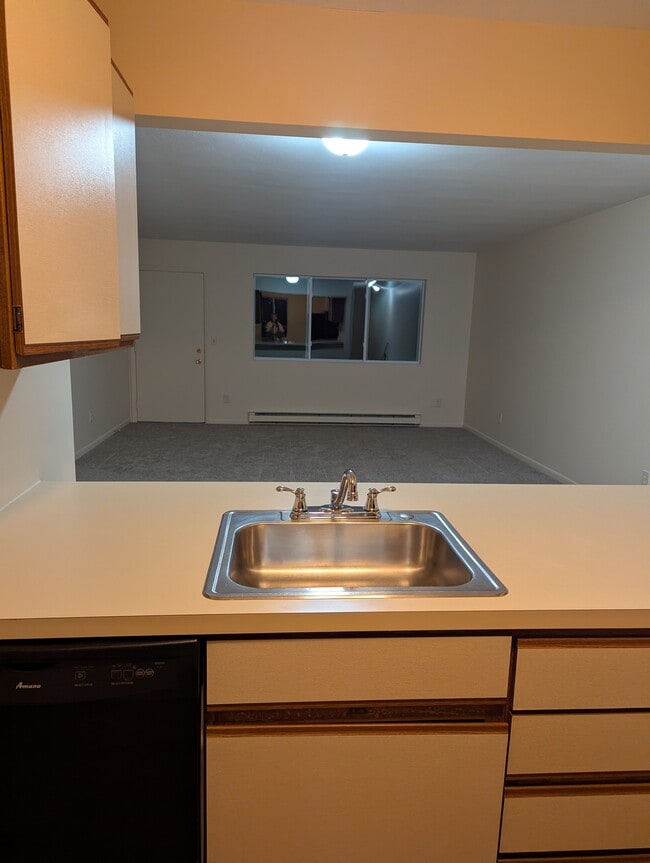 Photo - 4063 Oneida St