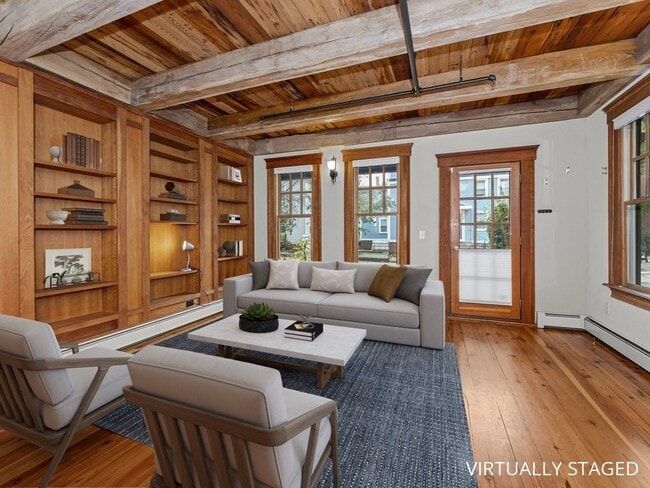 Building Photo - 253 River St