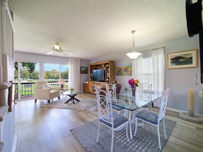 18369 SE Wood Haven Ln Unit E