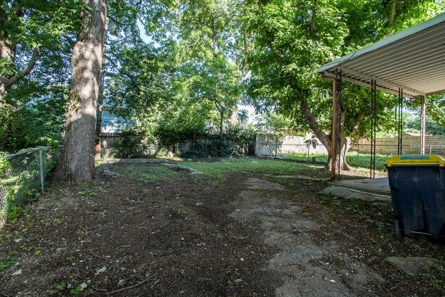 Photo - Move fast on this one. Apply within 24 hours of your showing and lock in $250 off your monthly re...