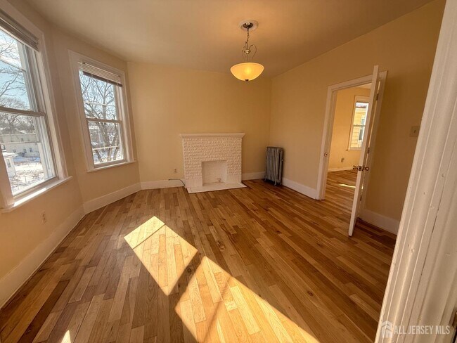 Photo - 67 Girard Ave Unidad B