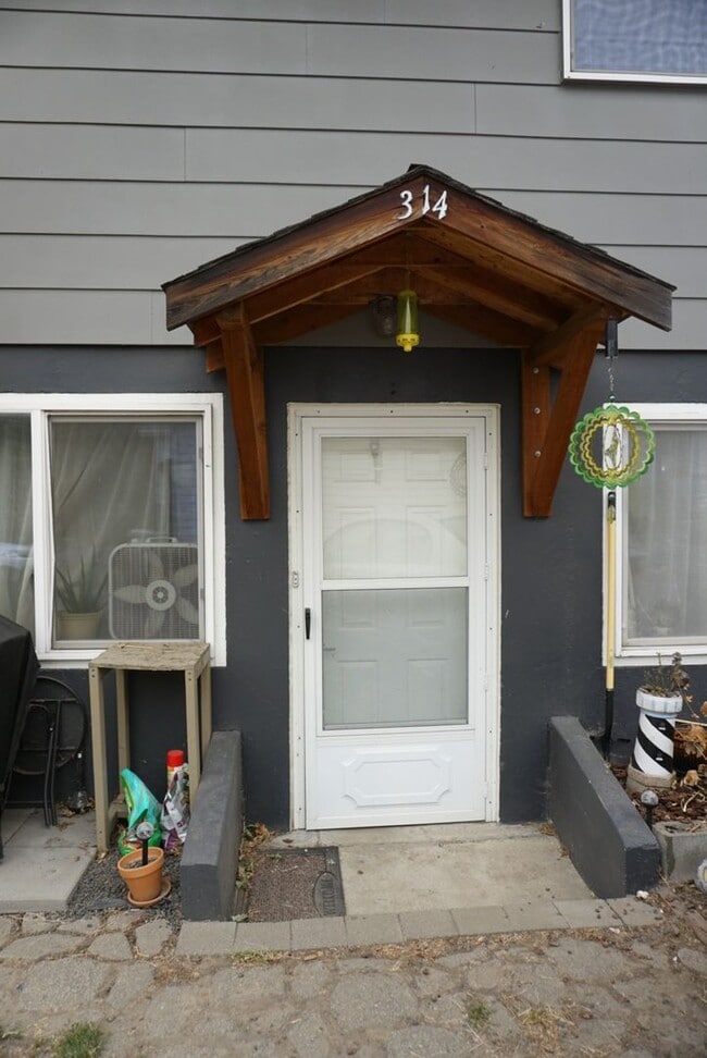 Photo - 2 Bedroom, 1 Bath duplex on Military Hill!