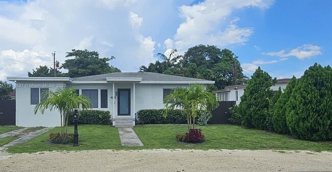 Building Photo - 425 NE 109th St