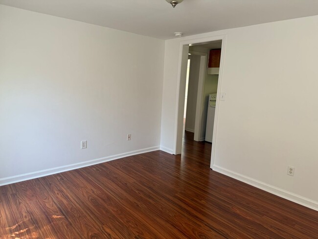 Photo - Maryville 37804 - 1 bedroom, bath in duplex, bottom unit - Contact Sharon Arnwine (865) 313-7215