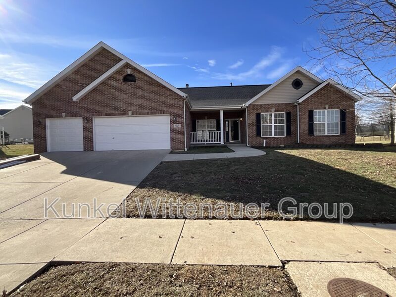 Photo - 2308 Four Lakes Dr