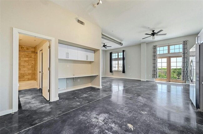 Photo - 2235 E 6th St Unit 402