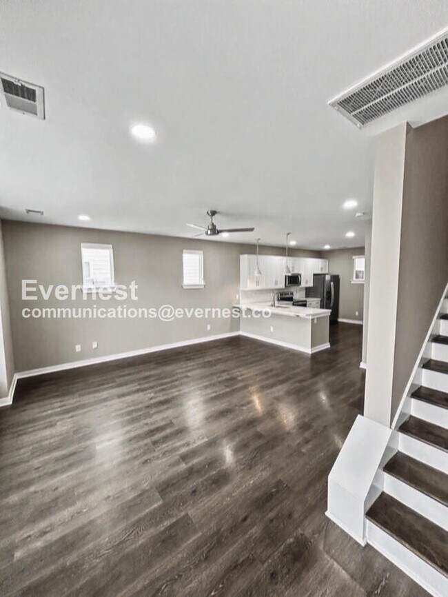 Photo - 608 Mason Ward Pl