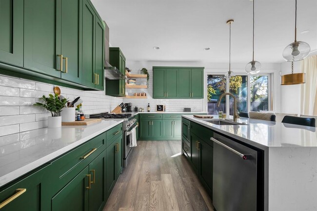 Building Photo - 404 Powell Cir