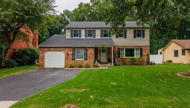 Photo - 929 Clyde Ln