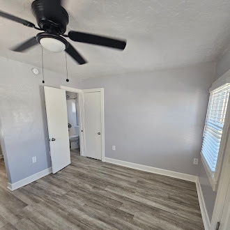 201-3 sala de estar/dormitorio - 16th Ave Apartments