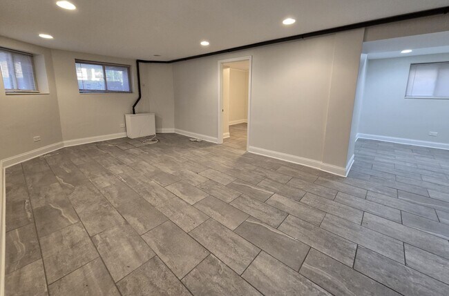 Photo - 4341 N Francisco Ave Unit Garden