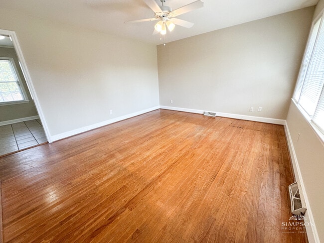 Photo - 1923 Northbrook Dr