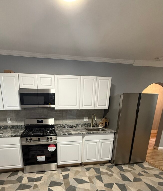 Photo - 386 Barnum Ave Apartment
