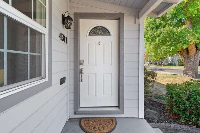 4311 Cabrillo Way