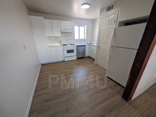 Photo - 118 S Main St Unit #9