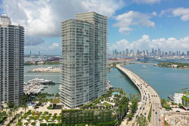 Photo - The Icon Tower