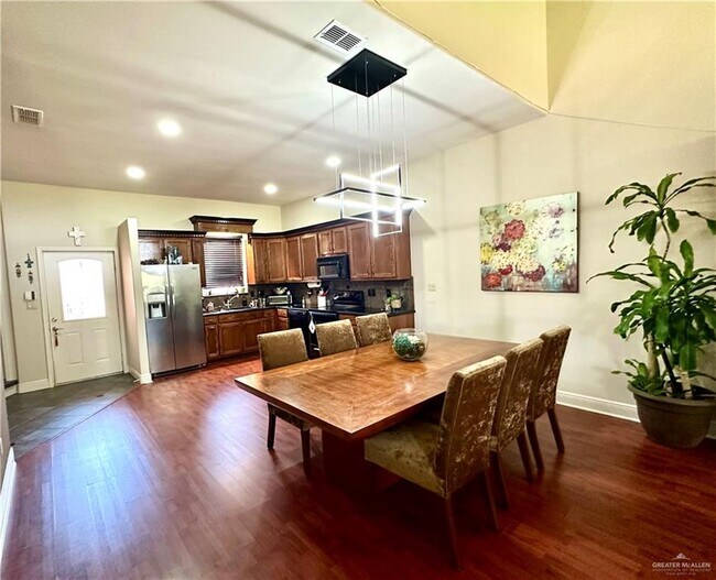 Photo - 18 San Saba St