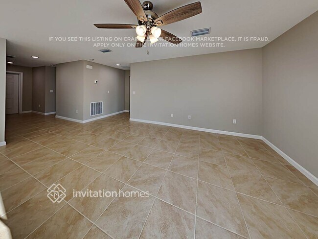 Photo - 560 SW Nagle Pl