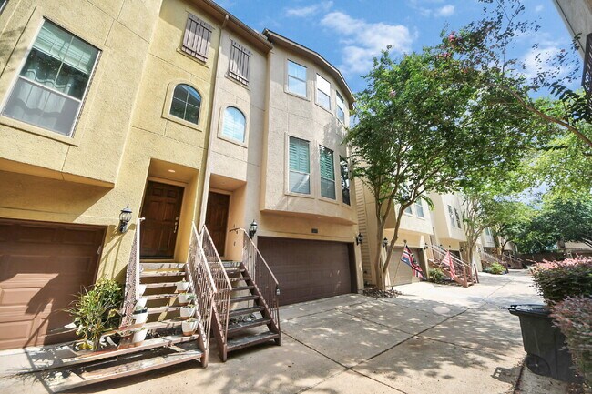 Photo - ? Live the Montrose Lifestyle! ?