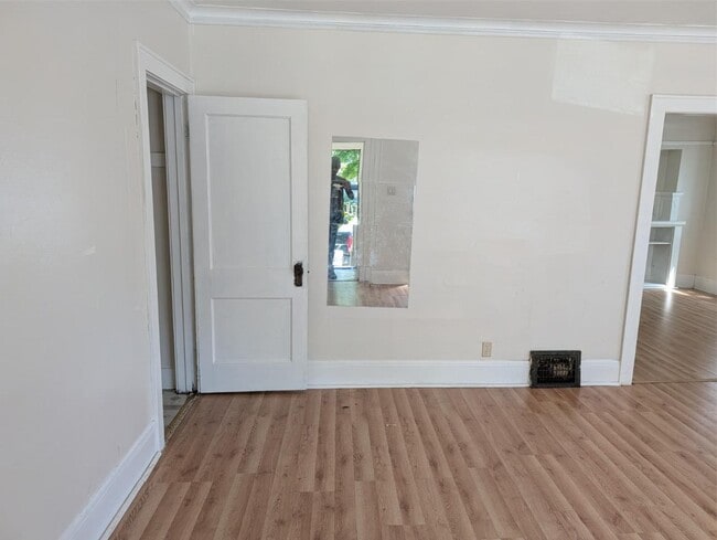 Photo - 2600 N 50th St