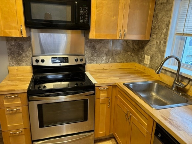 Photo - 524X Patrick Henry Dr