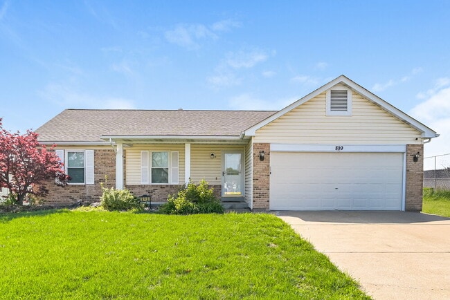 Building Photo - 899 Cades Cove