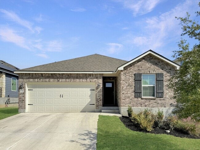 Photo - 736 Ft Leonard