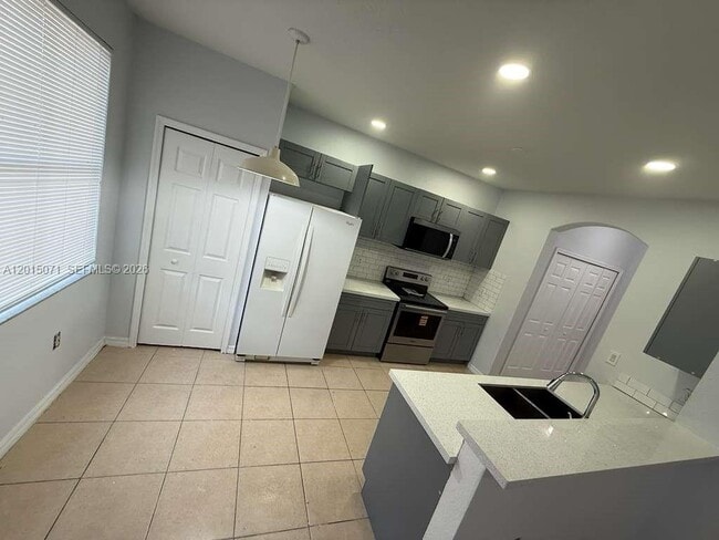 Building Photo - 10906 SW 243rd Ln