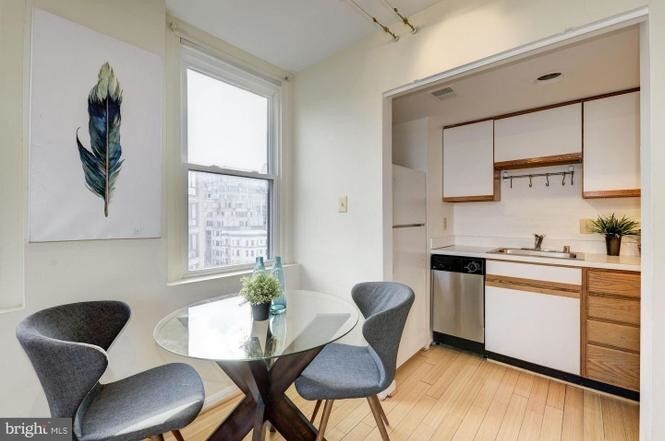 Photo - 1133 13th St NW