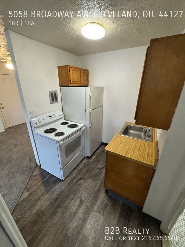 Photo - 5058 Broadway Ave Unidad 2